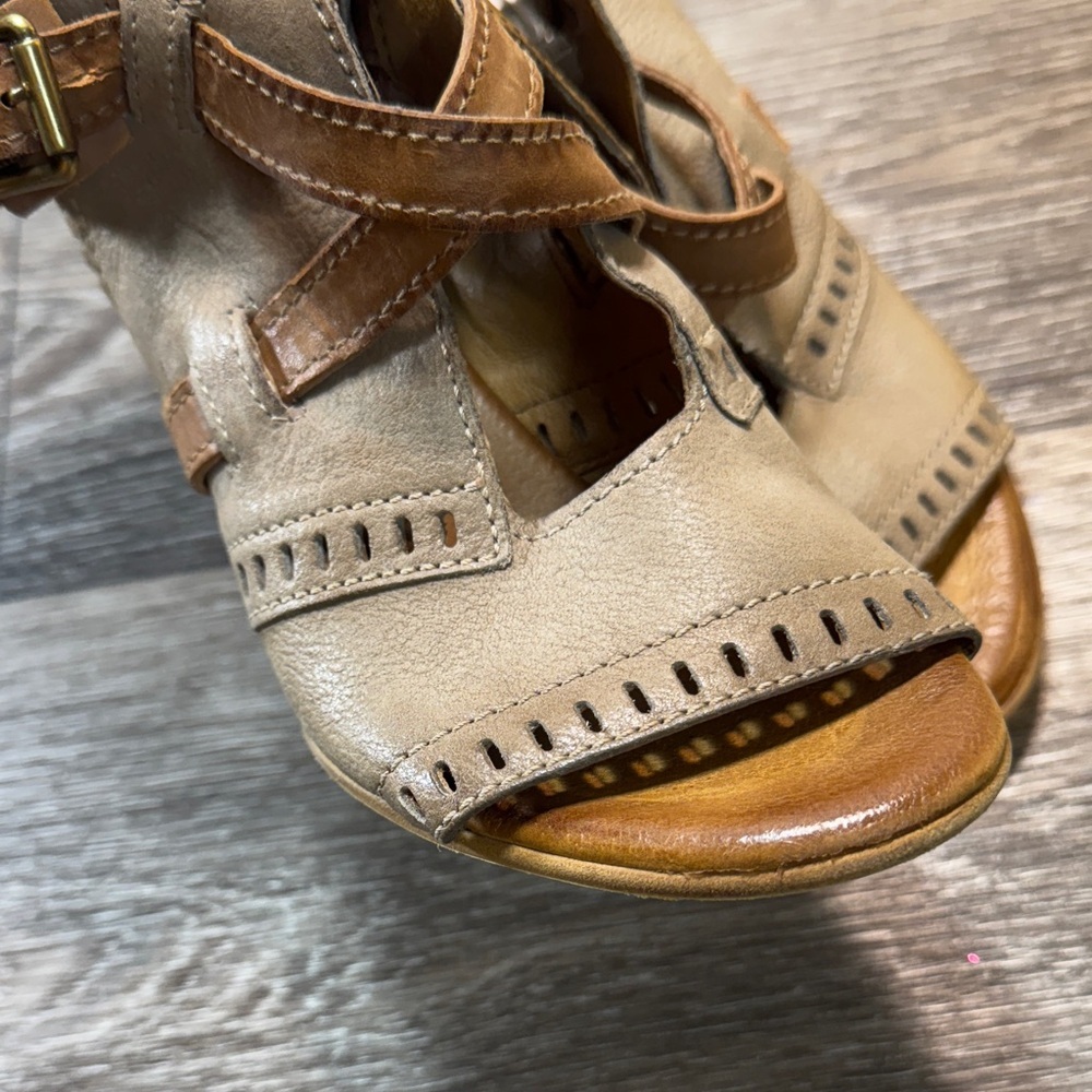 Miz Mooz Tan Leather Sandals woman’s size 37 (s98) - Picture 3 of 10